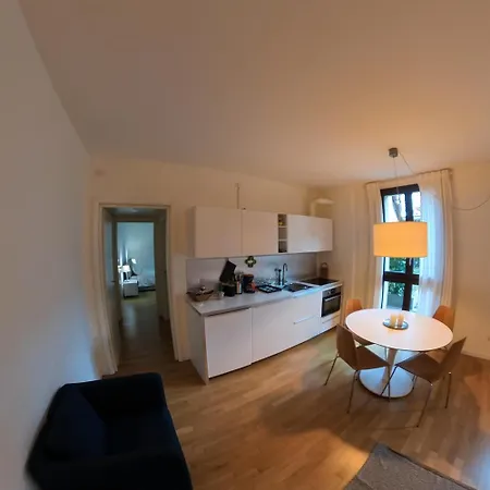 Olmo With Parking Apartament
