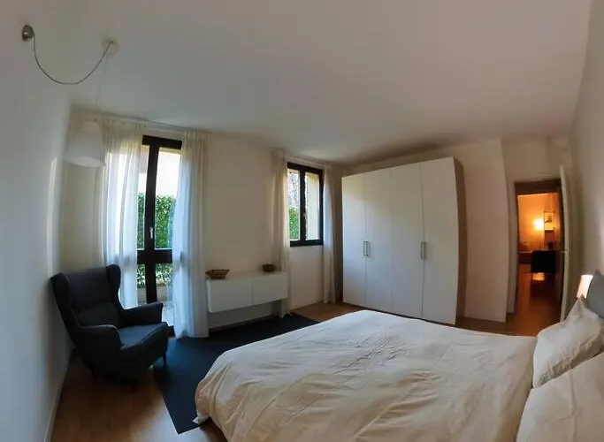 Olmo With Parking Apartament *